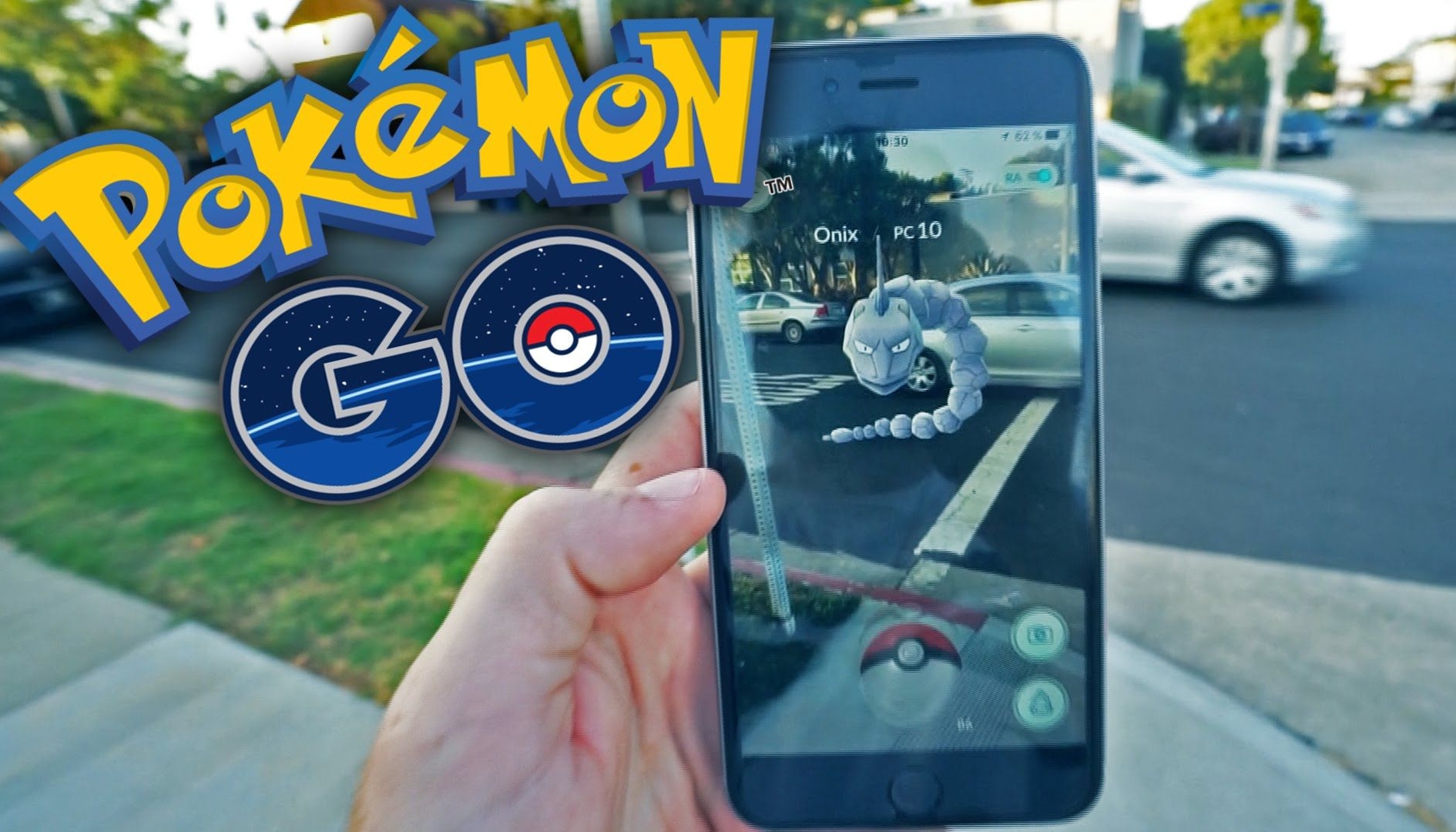 Pokémon GO: polizia trova un uomo che gioca con 8 smartphone in auto
