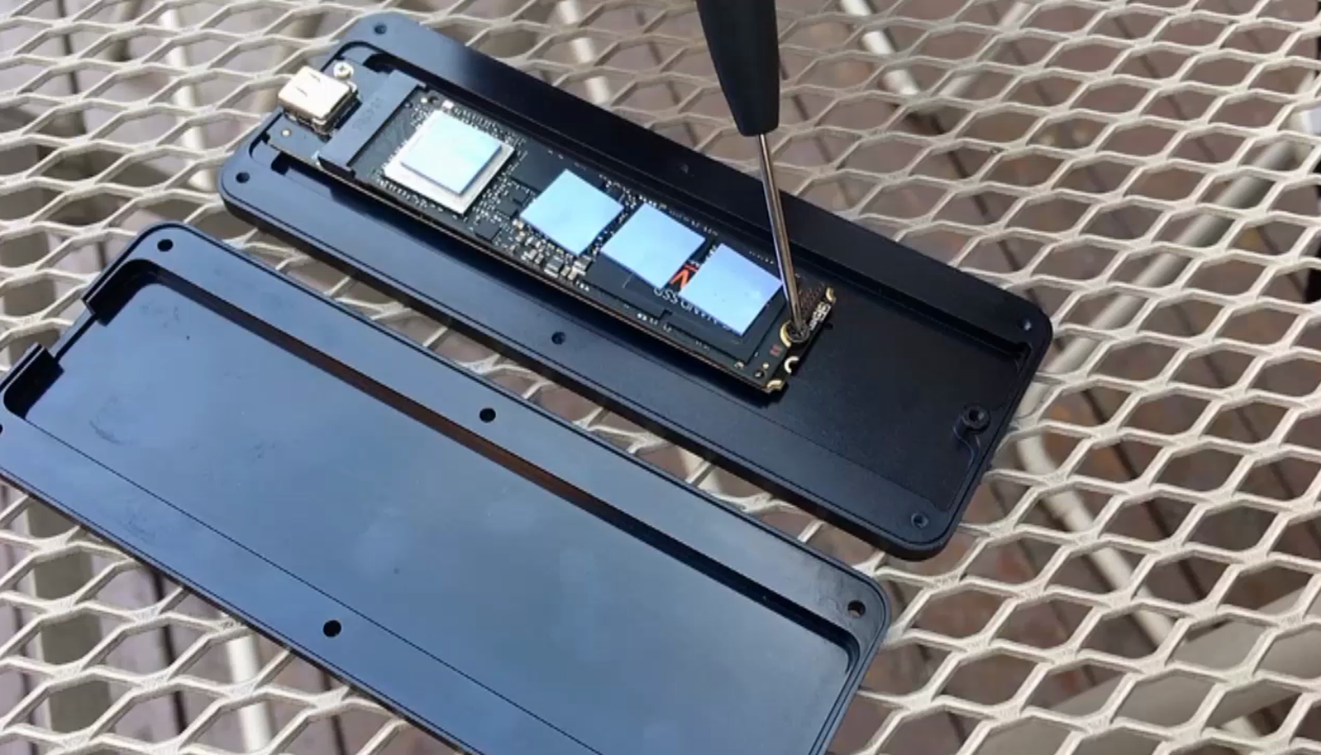 Sabrent lancia il primo SSD esterno da 8TB, tanto spazio e velocità spaventose per i dati