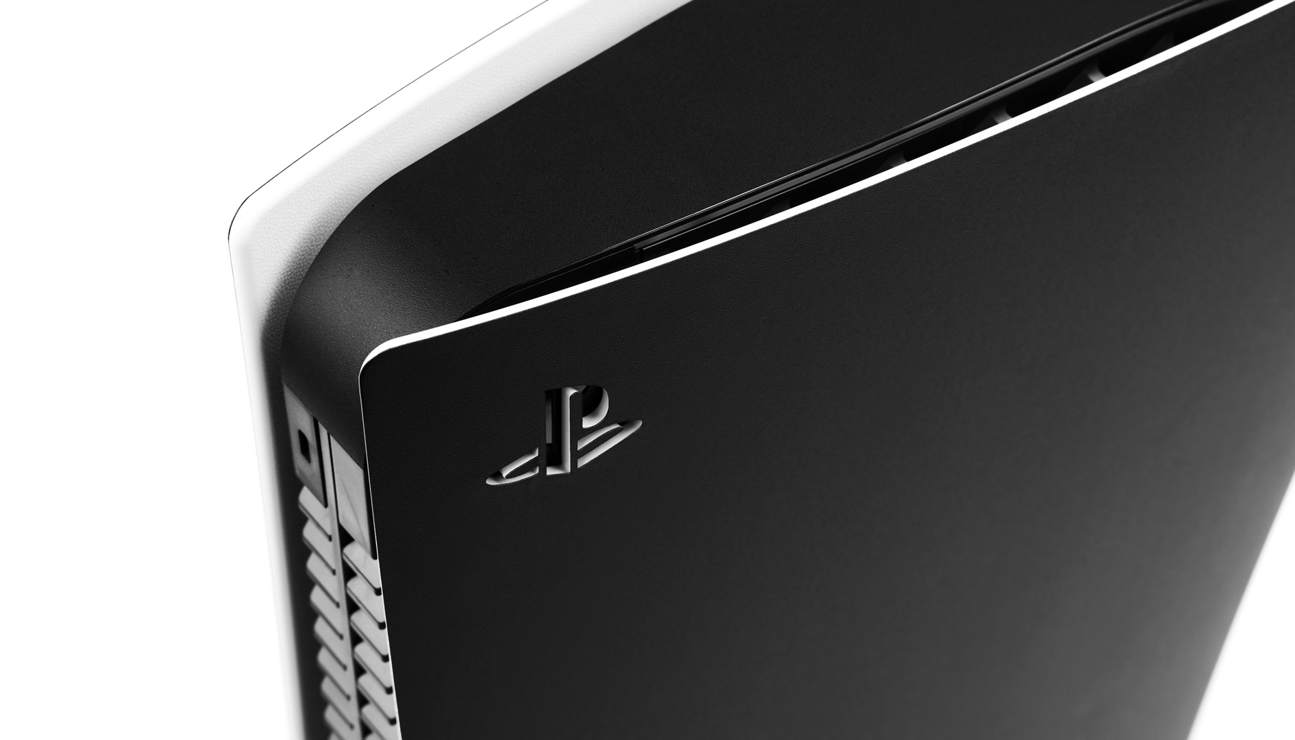 Dbrand sfida Sony e mette in vendita cover nere per PlayStation 5