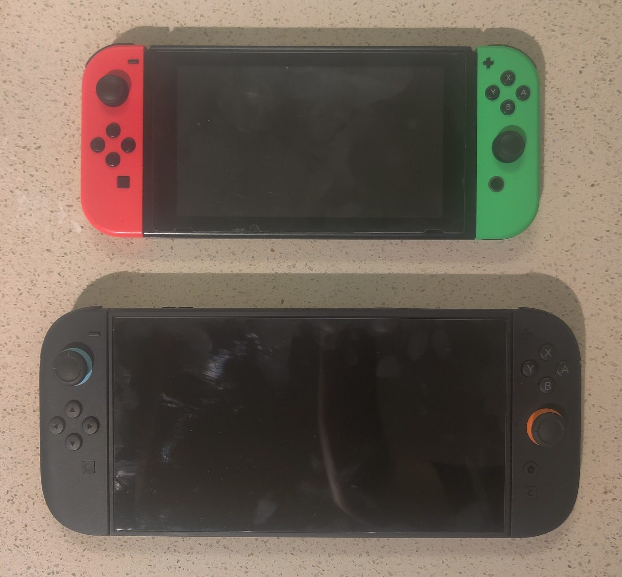 Nintendo Switch 2 e la prima Nintendo Switch a confronto