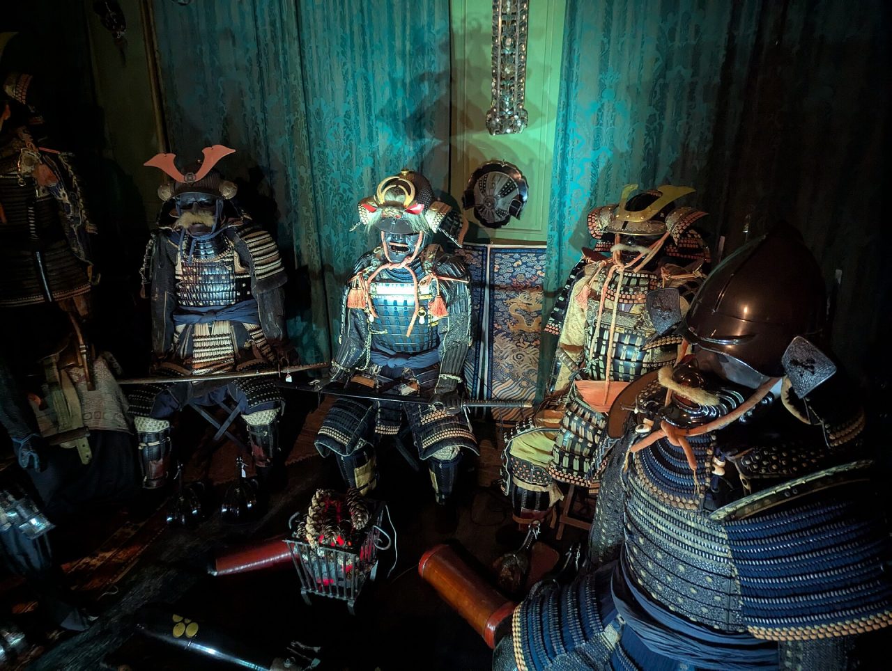 Armature da samurai nel Giappone feudale di Shogun 2 Complete Edition
