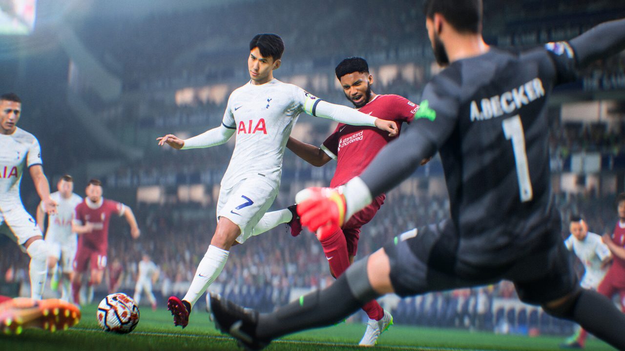 EA SPORTS FC 24 trofei: un attaccante supera il portiere in uscita