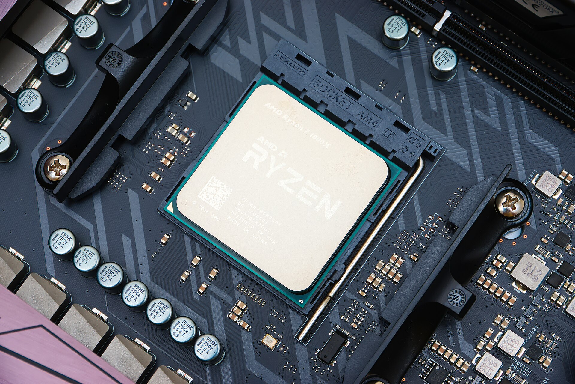 AMD invia a Linux il driver AOD: overclocking ufficiale per i processori Ryzen