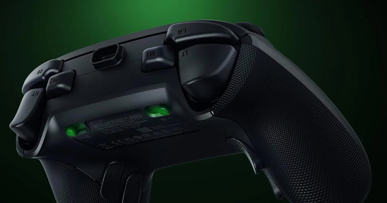 I tasti posteriori magnetici del Razer Wolverine V4 Pro