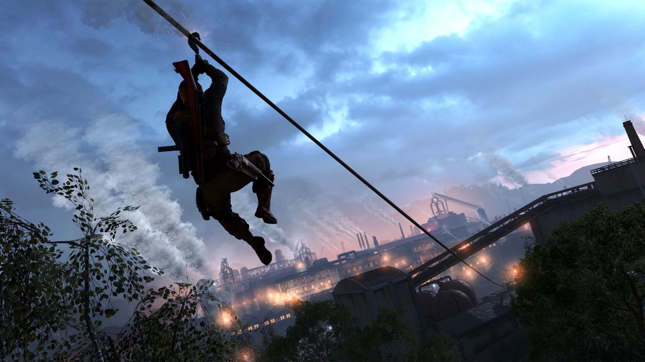 Sniper Elite 5 trofei: Karl Fairburne scende lungo una zipline sulla città