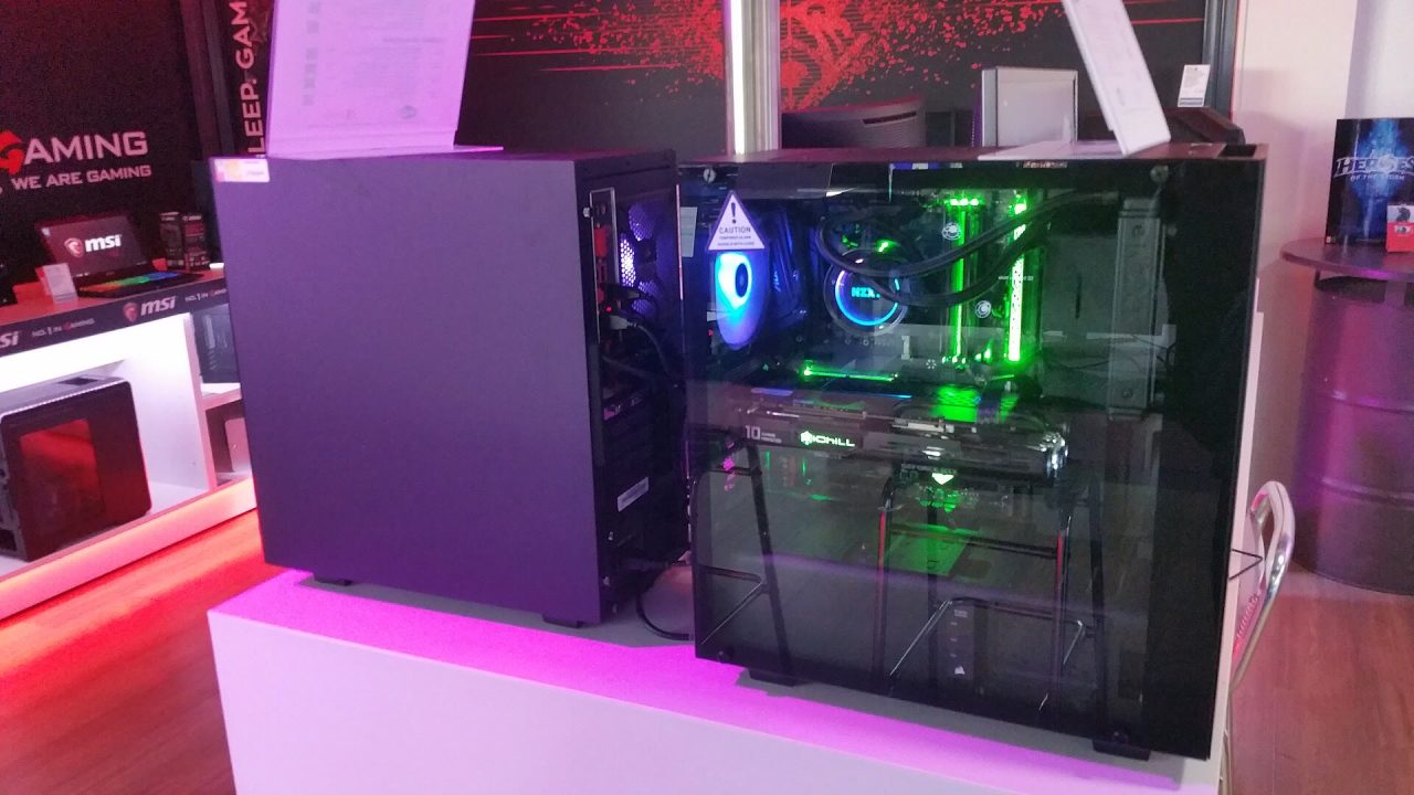 Steam Next Fest ottobre 2026: gaming PC con illuminazione RGB